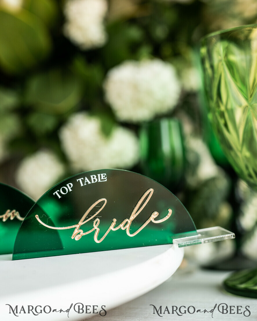 PLACE CARDS / TABLE CARDS Acrylic Gold Clear / Wood 3D Modern Arch Green Acrylic Place Card with Stand, Premium Wedding Seat Cards, Green Acrylic Name Card, Luxury Seating Card, Gold 3D Guest Names, Editable Text