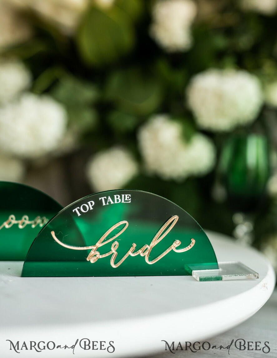 PLACE CARDS / TABLE CARDS Acrylic Gold Clear / Wood 3D Modern Arch Green Acrylic Place Card with Stand, Premium Wedding Seat Cards, Green Acrylic Name Card, Luxury Seating Card, Gold 3D Guest Names, Editable Text