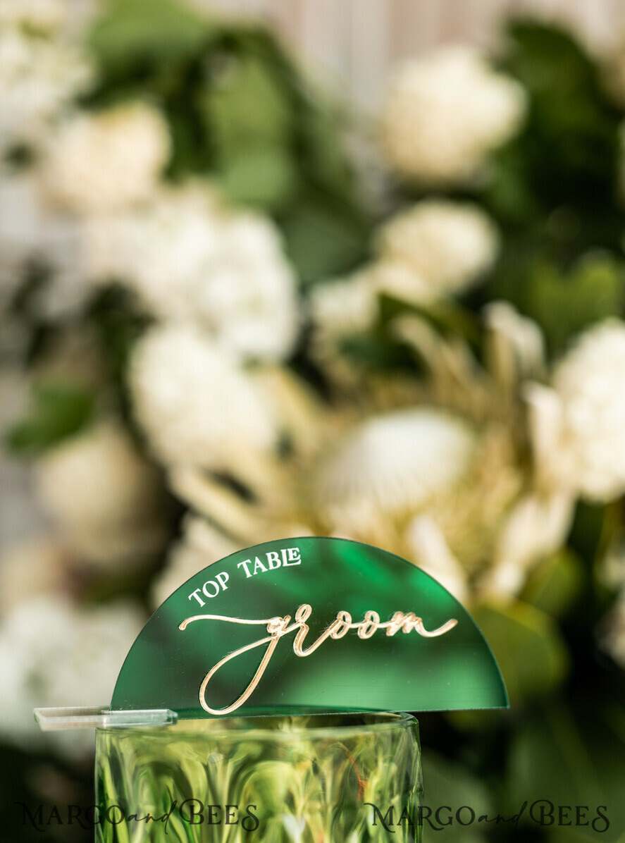 PLACE CARDS / TABLE CARDS Acrylic Gold Clear / Wood 3D Modern Arch Green Acrylic Place Card with Stand, Premium Wedding Seat Cards, Green Acrylic Name Card, Luxury Seating Card, Gold 3D Guest Names, Editable Text