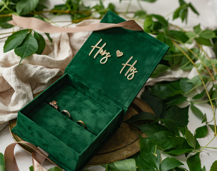 RINGTRÄGERBOXEN & KISSEN Samtkästchen für den Trauungszeremonie Grüne goldene Samt-Ringbox für die Zeremonie, Ringbox für die Hochzeitszeremonie mit 3 Ringen aus Samt, Boho Glam Hochzeitsringboxen für ihn und sie, luxuriöse Samt-Ringbox doppelt in benutzerdefinierten Farben.