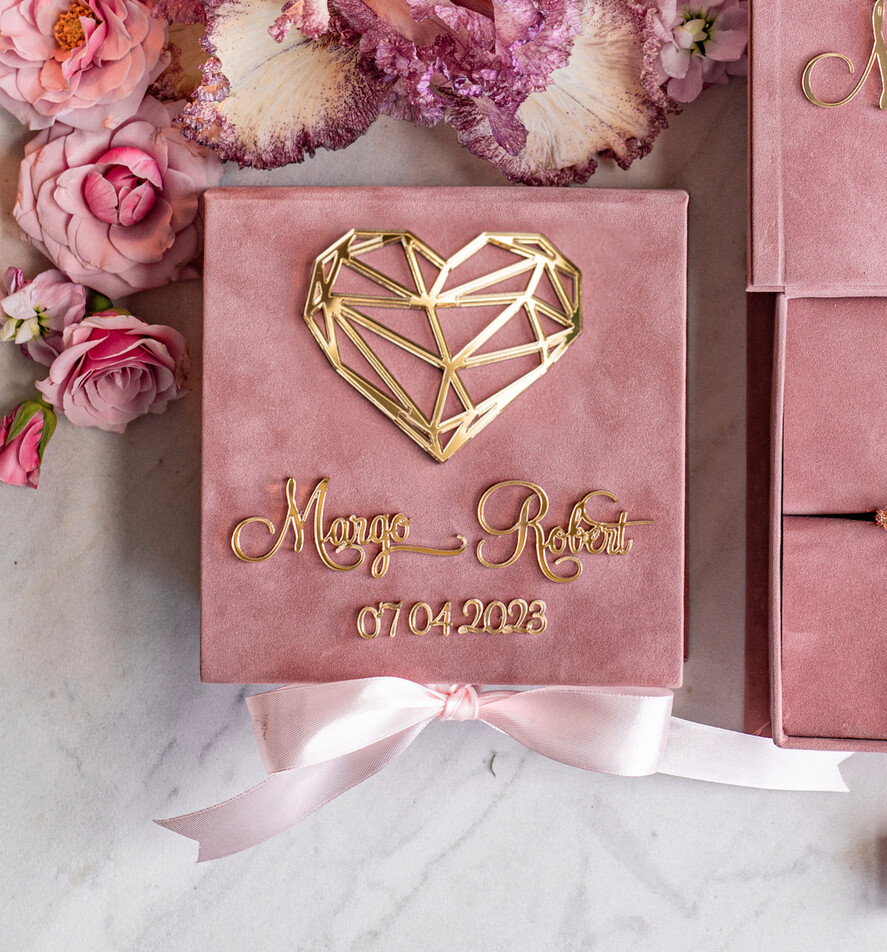 RINGTRÄGERBOXEN & KISSEN Samtkästchen für den Trauungszeremonie Ringbox für die Hochzeitszeremonie 3 Ringe, Blush Pink Goldene Samt-Hochzeitsringbox für die Zeremonie, Boho Glam Hochzeitsringboxen für ihn und sie, Luxus-Samt-Ringbox doppelt, maßgeschneiderte Farben.