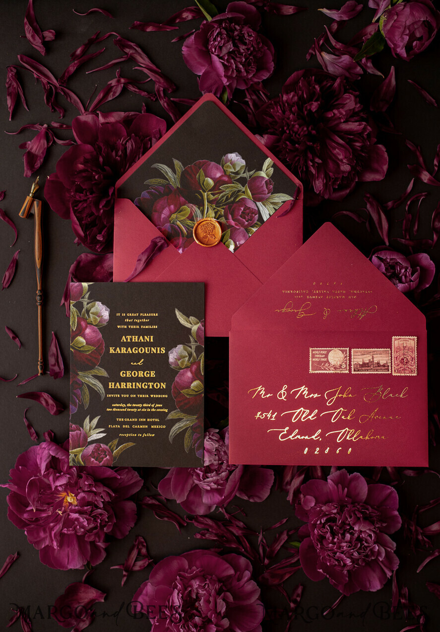 HOCHZEITS EINLADUNGEN Moderne Einladungen Florale Karten Schwarze Hochzeitseinladungen, schwarze Karte, rote Hochzeitseinladungen, burgunderrote Hochzeitseinladungen, Marsala Hochzeitseinladungen, Blumenblüte, roter Umschlag, rot-schwarze Hochzeitseinladungen, florale Hochzeitseinladungen, goldene Beschriftung, vintage Blumen, vintage Blumenillustration, vintage Hochzeitseinladungen, florale Hochzeitspapeterie, florale Hochzeitsaccessoires, personalisierte Hochzeitseinladungen, handgemachte Hochzeitseinladungen.