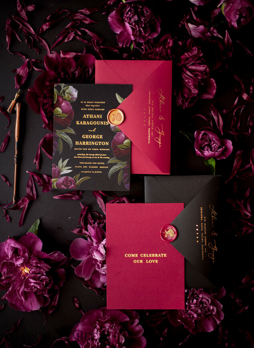 HOCHZEITS EINLADUNGEN Moderne Einladungen Florale Karten Schwarze Hochzeitseinladungen, schwarze Karte, rote Hochzeitseinladungen, burgunderrote Hochzeitseinladungen, Marsala Hochzeitseinladungen, Blumenblüte, roter Umschlag, rot-schwarze Hochzeitseinladungen, florale Hochzeitseinladungen, goldene Beschriftung, vintage Blumen, vintage Blumenillustration, vintage Hochzeitseinladungen, florale Hochzeitspapeterie, florale Hochzeitsaccessoires, personalisierte Hochzeitseinladungen, handgemachte Hochzeitseinladungen.