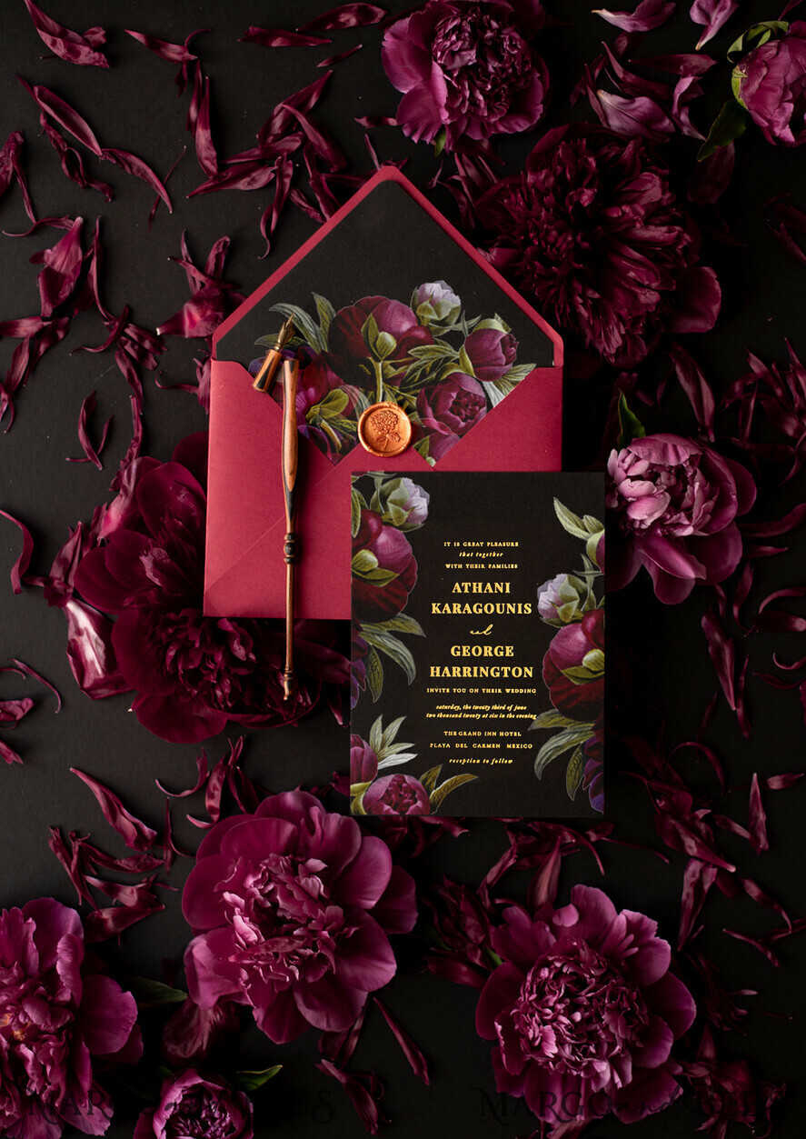 HOCHZEITS EINLADUNGEN Moderne Einladungen Florale Karten Schwarze Hochzeitseinladungen, schwarze Karte, rote Hochzeitseinladungen, burgunderrote Hochzeitseinladungen, Marsala Hochzeitseinladungen, Blumenblüte, roter Umschlag, rot-schwarze Hochzeitseinladungen, florale Hochzeitseinladungen, goldene Beschriftung, vintage Blumen, vintage Blumenillustration, vintage Hochzeitseinladungen, florale Hochzeitspapeterie, florale Hochzeitsaccessoires, personalisierte Hochzeitseinladungen, handgemachte Hochzeitseinladungen.