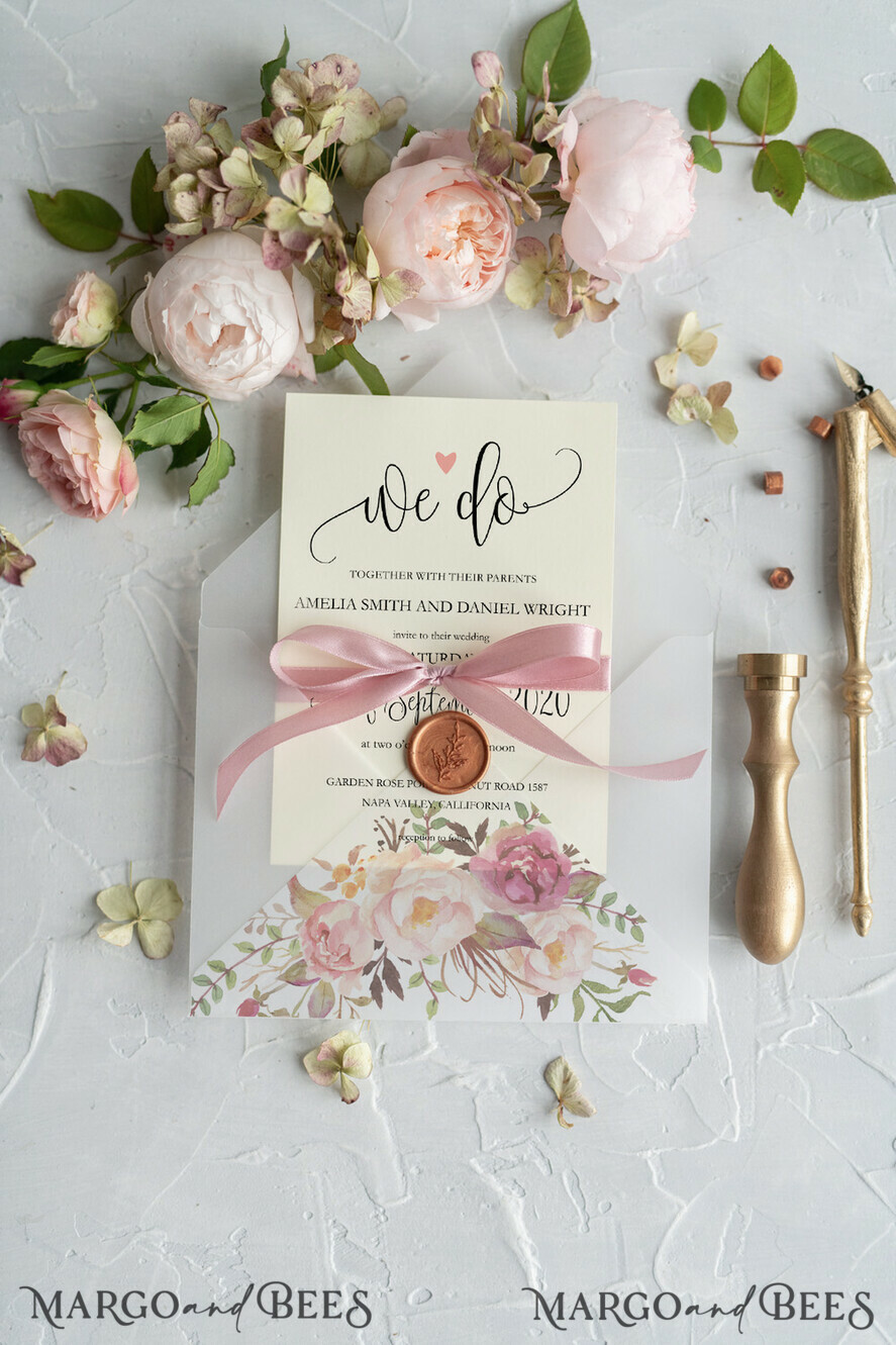 HOCHZEITS EINLADUNGEN Moderne Einladungen Florale Karten Rosa Hochzeitskarten, florale Hochzeitskarten, florale Hochzeitspapeterie, florale Hochzeitsaccessoires, rosa Umschlag, rosa Band, rosa Schleife, Kalligrafie, Wir sagen Ja Hochzeitskarten, ecru Hochzeitskarten, Pfingstrosen Hochzeitskarten, ecru Hochzeitspapeterie, Pfingstrosen, Frühlingsblumen, Frühlingshochzeitskarten, Blätter, moderne Hochzeitskarten, Frühlingshochzeit, romantische Hochzeitskarten, Aquarell Hochzeitskarten, Aquarell.