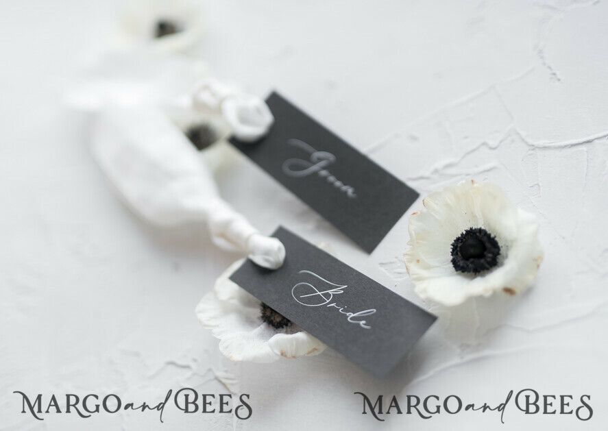 PLACE CARDS / TABLE CARDS Romantic Boho/ Botanical/ Floral Luxury Black Wedding Table Place Cards with White Silk Ribbon, Custom Wording Classy Black Wedding Place Cards,  Romantic Name Tags for Your Wedding Tables