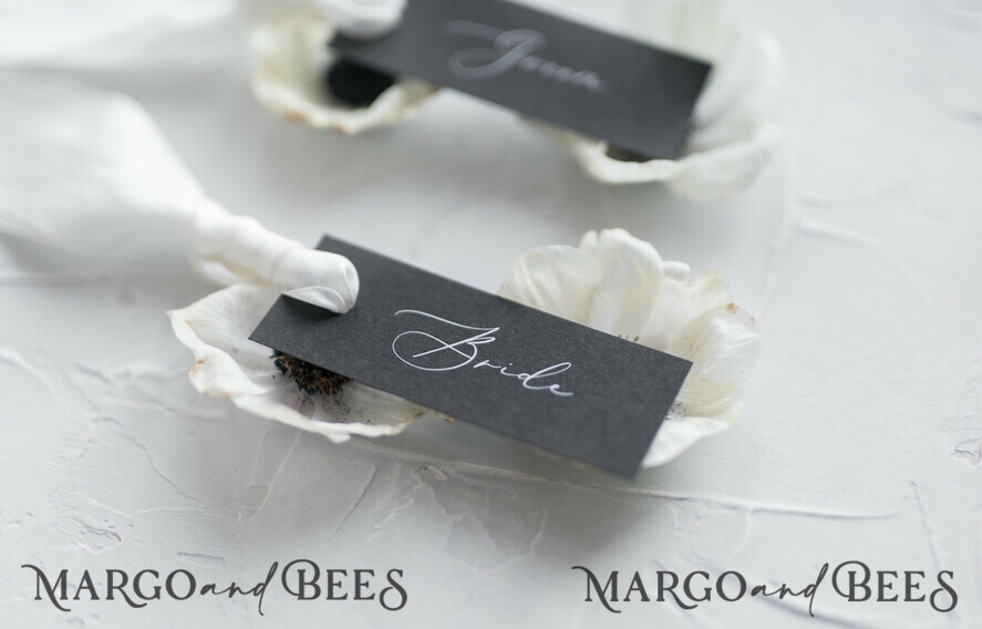 PLACE CARDS / TABLE CARDS Romantic Boho/ Botanical/ Floral Luxury Black Wedding Table Place Cards with White Silk Ribbon, Custom Wording Classy Black Wedding Place Cards,  Romantic Name Tags for Your Wedding Tables