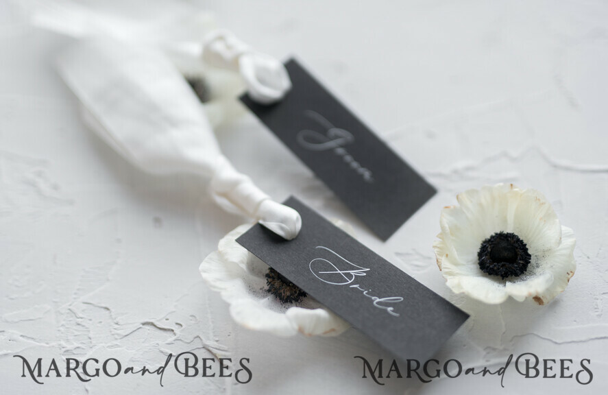 PLACE CARDS / TABLE CARDS Romantic Boho/ Botanical/ Floral Luxury Black Wedding Table Place Cards with White Silk Ribbon, Custom Wording Classy Black Wedding Place Cards,  Romantic Name Tags for Your Wedding Tables