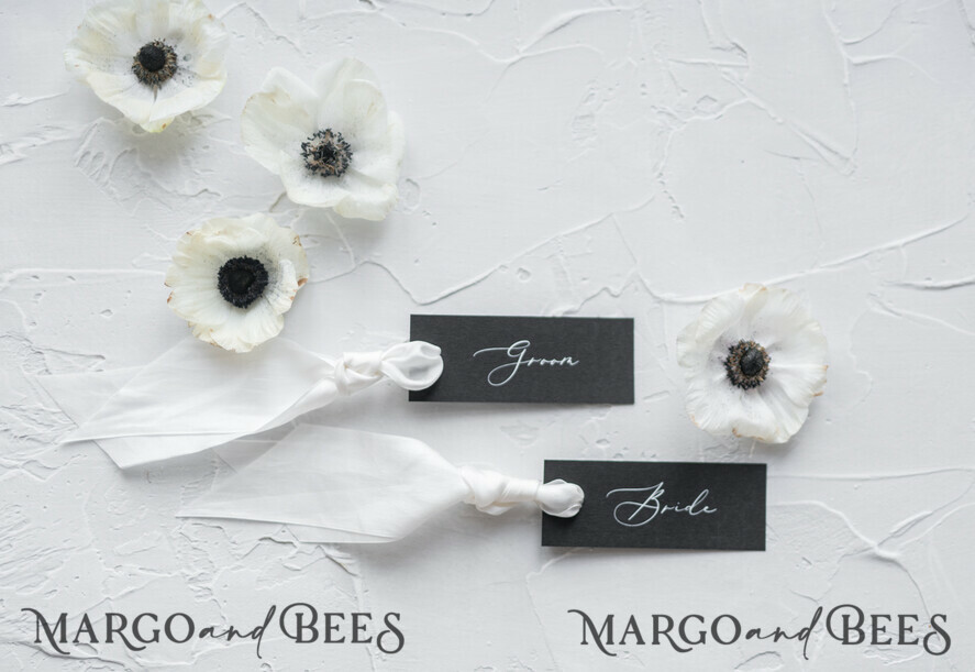 PLACE CARDS / TABLE CARDS Romantic Boho/ Botanical/ Floral Luxury Black Wedding Table Place Cards with White Silk Ribbon, Custom Wording Classy Black Wedding Place Cards,  Romantic Name Tags for Your Wedding Tables
