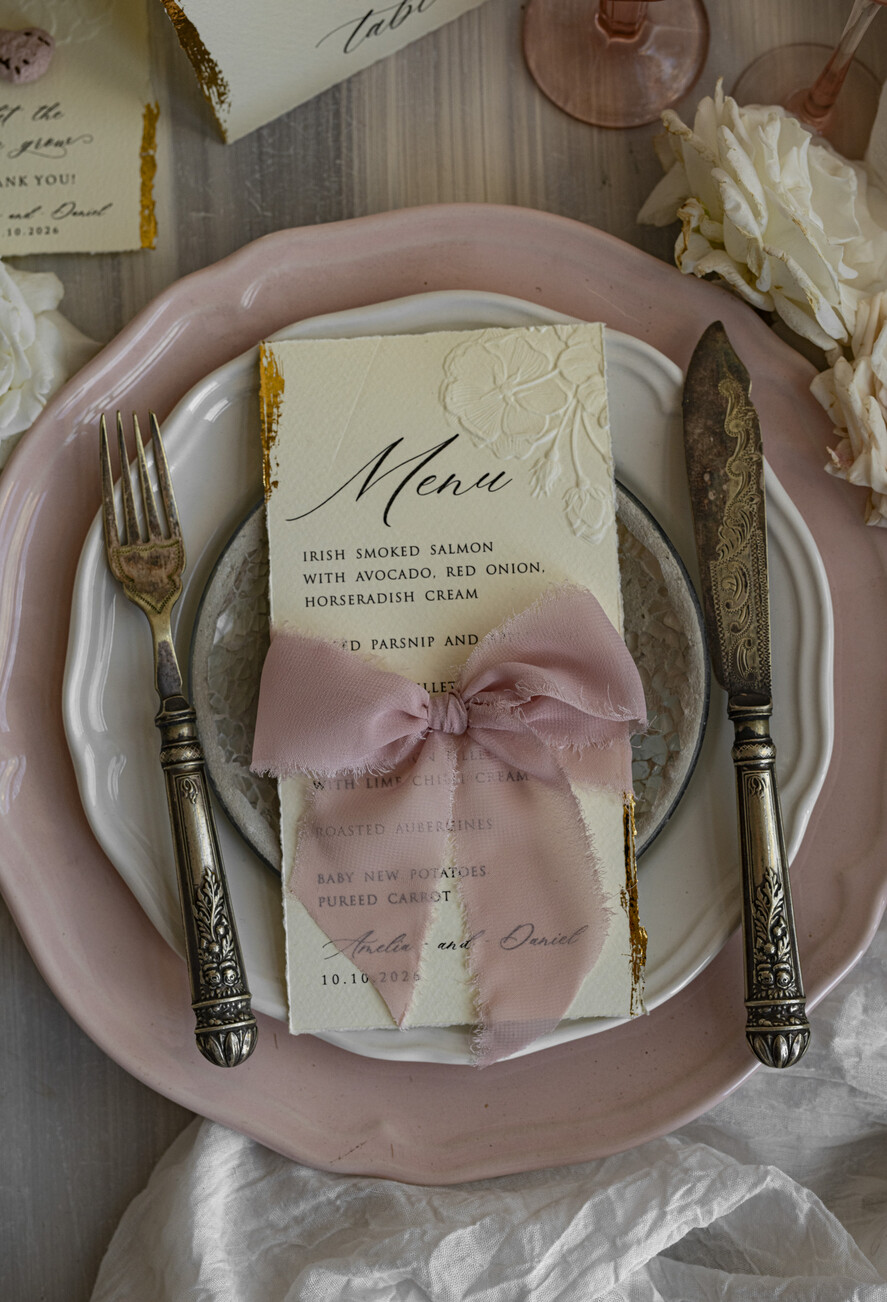 MENÜ & PROGRAMME  
 romantisch Präge-Blumen-Hochzeitsmenü, Luxuriöses Ecru-Dinner-Menü, Chiffonband-Hochzeitsmenü, Elegante Empfangs-Menükarten