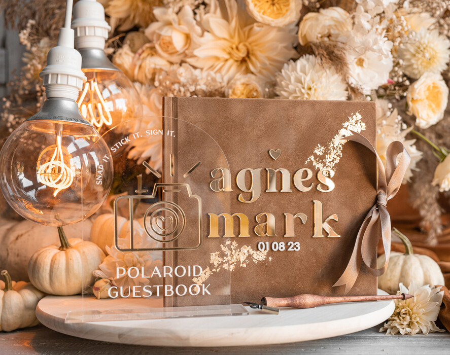 HOCHZEITS-GÄSTEBÜCHER Instax Sofortbildbuch Herbst beige Gold Acryl Hochzeitsgästebuch personalisiert und Acrylschild-Set, Tan Taupe Samt Sofortbildbuch Boho Elegant Instax Hochzeitsfotogästebuch, Erdtönige Acryl Instax Gästebuchschild, Neutraler Samt Fotobuch.