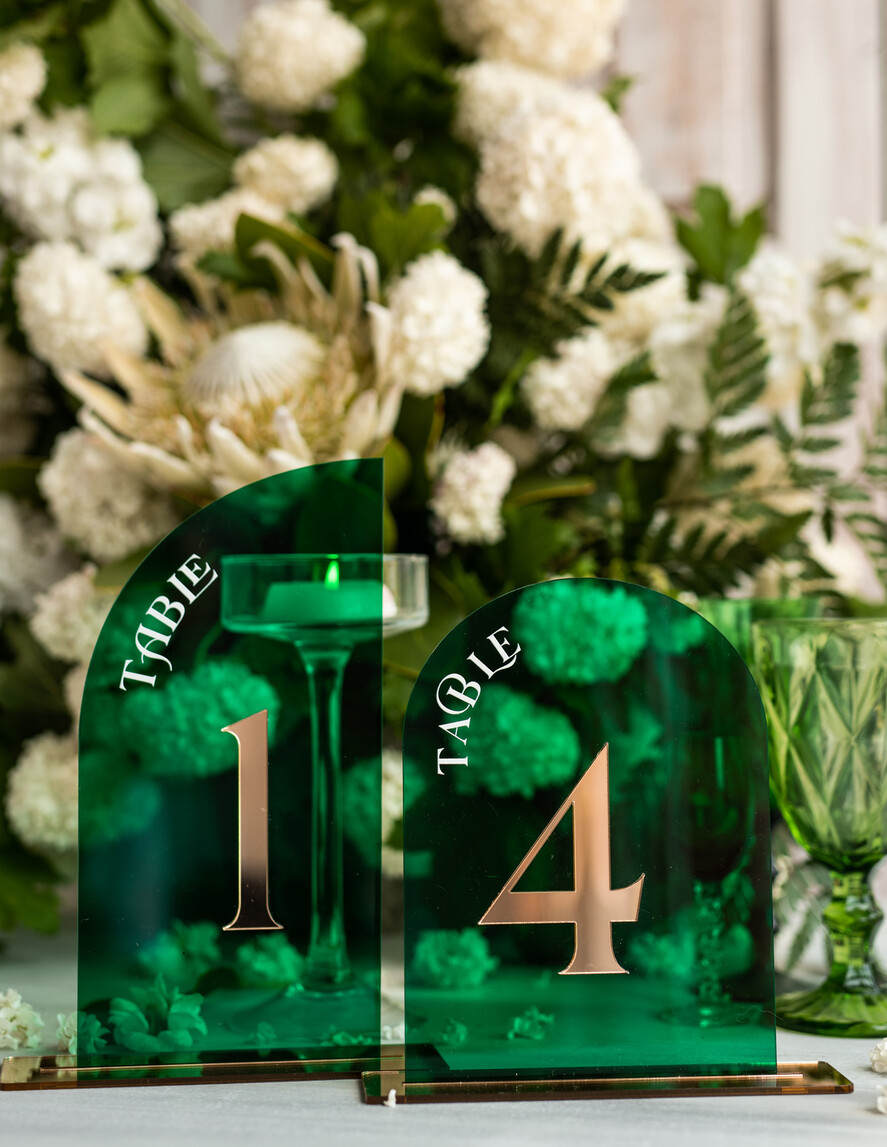 TABLE DECOR SIGNS Acrylic table decor Numbers Acrylic Half Arch Green Table Numbers, Green Acrylic and gold table numbers, Emerald Green Gold Plexi Table Numbers,  Luxury Wedding Table Decor, Wedding Sign