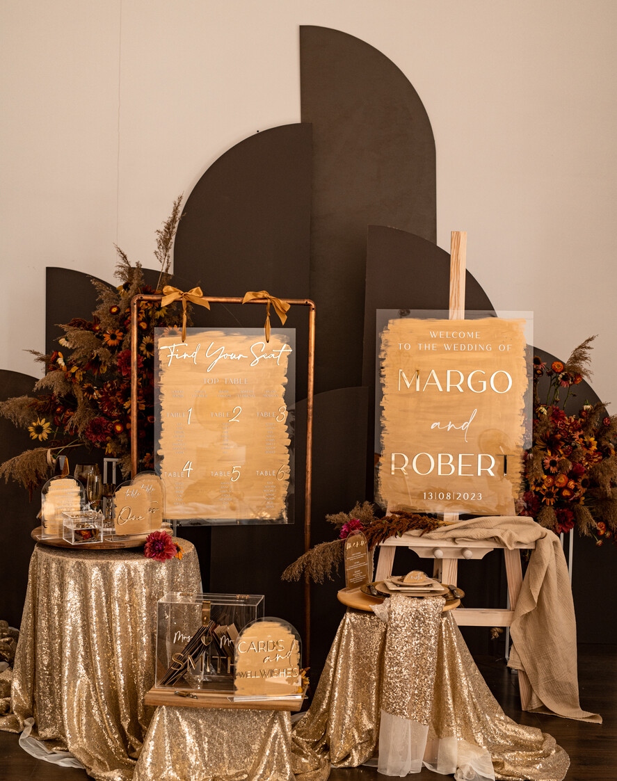 TABLE DECOR SIGNS Acrylic table decor Numbers Acrylic Arch cards and well wishes sign , Clear Acrylic and gold Sign, Gold Plexi card box sign, Luxury Wedding Table Decor, Wedding Signage Golden mirror cards