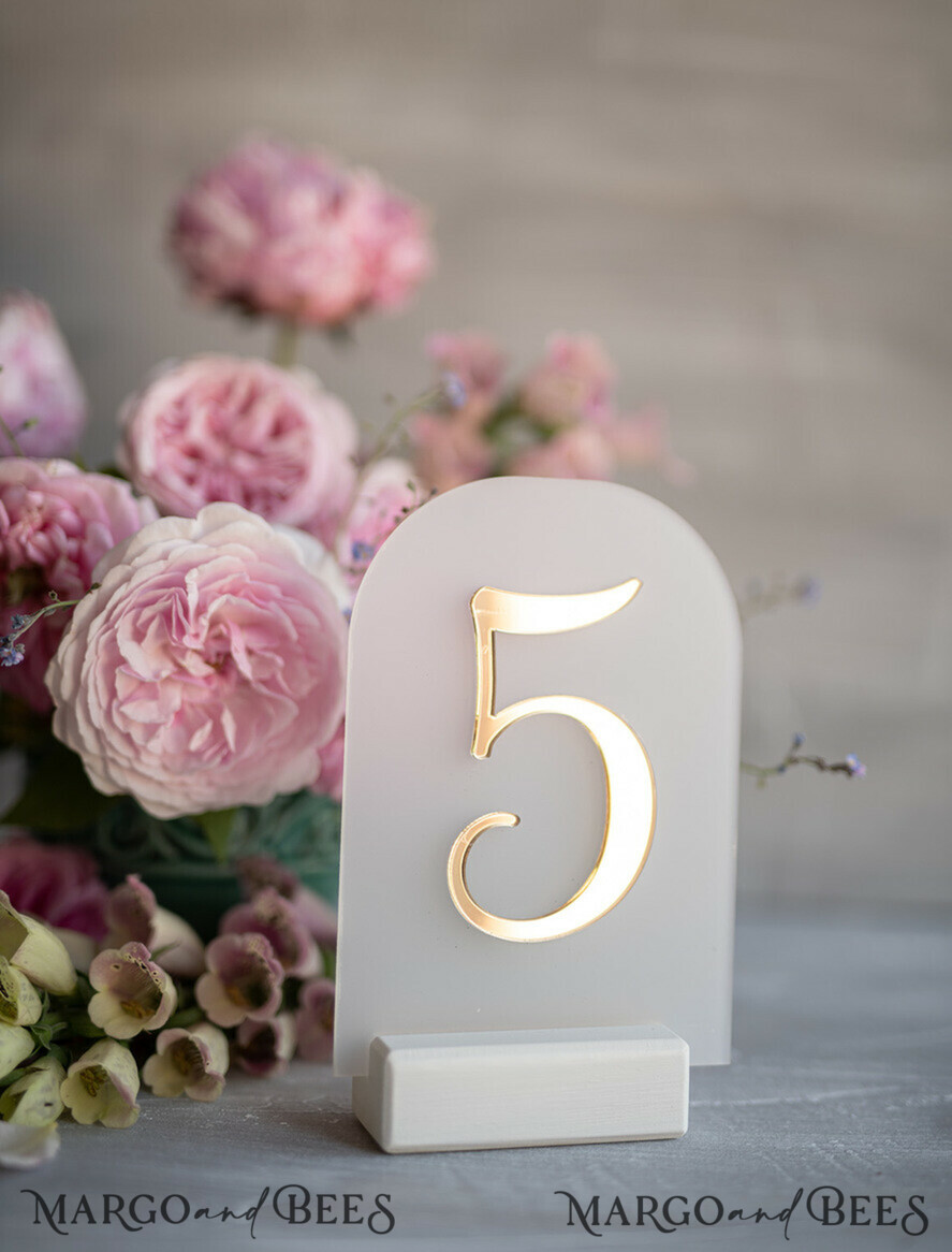 TABLE DECOR SIGNS Acrylic table decor Numbers Acrylic Arch Frozen Table Numbers, Arch Acrylic and gold Sign, Gold Plexi Table Numbers, Luxury Wedding Table Decor, Wedding Signage Golden mirror table numbers 