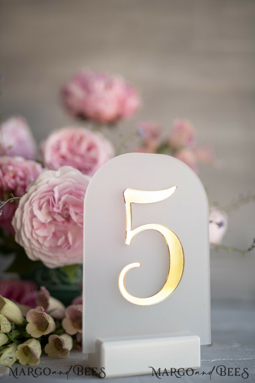 TABLE DECOR SIGNS Acrylic table decor Numbers Acrylic Arch Frozen Table Numbers, Arch Acrylic and gold Sign, Gold Plexi Table Numbers, Luxury Wedding Table Decor, Wedding Signage Golden mirror table numbers 