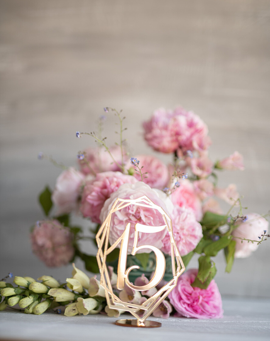 TABLE DECOR SIGNS Acrylic table decor Numbers Acrylic Gold Table Numbers, Geometric Acrylic and gold Sign, Gold Plexi Table Numbers, Luxury Wedding Table Decor,3D Wedding Signage Golden mirror table numbers
