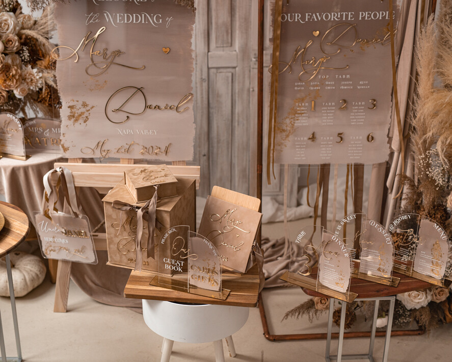 TABLE DECOR SIGNS Acrylic table decor Numbers Acrylic Arch Ombre Cappuccino Table Menu, Clear Acrylic And Gold Sign, Nude Gold Plexi Table Numbers, Tan Luxury Wedding Table Decor, Earthy Wedding Signage Golden Mirror Table Numbers