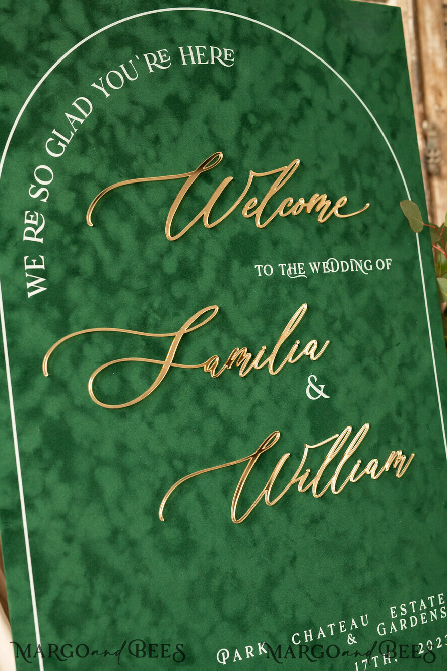 TABLE PLANS AND WEDDING WELCOME SIGNS plexi gold / velvet Luxury Velvet Green Wedding Welcome Sign, Golden Wedding Decor, Personalised Wedding Sign, Wedding Gift, Welcome Wedding Board, GV