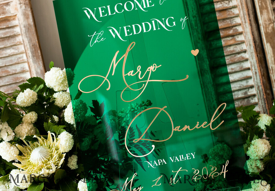 TABLE PLANS AND WEDDING WELCOME SIGNS plexi gold / velvet Luxury Green and Gold Wedding Welcome Sign, Emerald Green Acryl Wedding Decor, Personalised Wedding Sign, Wedding Board, Welcome Wedding Board 