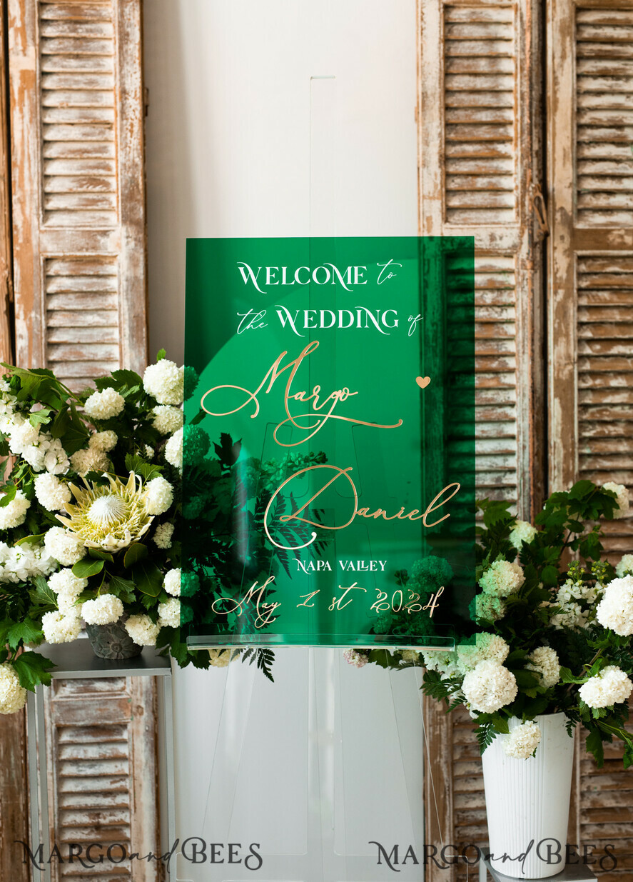 TABLE PLANS AND WEDDING WELCOME SIGNS plexi gold / velvet Luxury Green and Gold Wedding Welcome Sign, Emerald Green Acryl Wedding Decor, Personalised Wedding Sign, Wedding Board, Welcome Wedding Board 