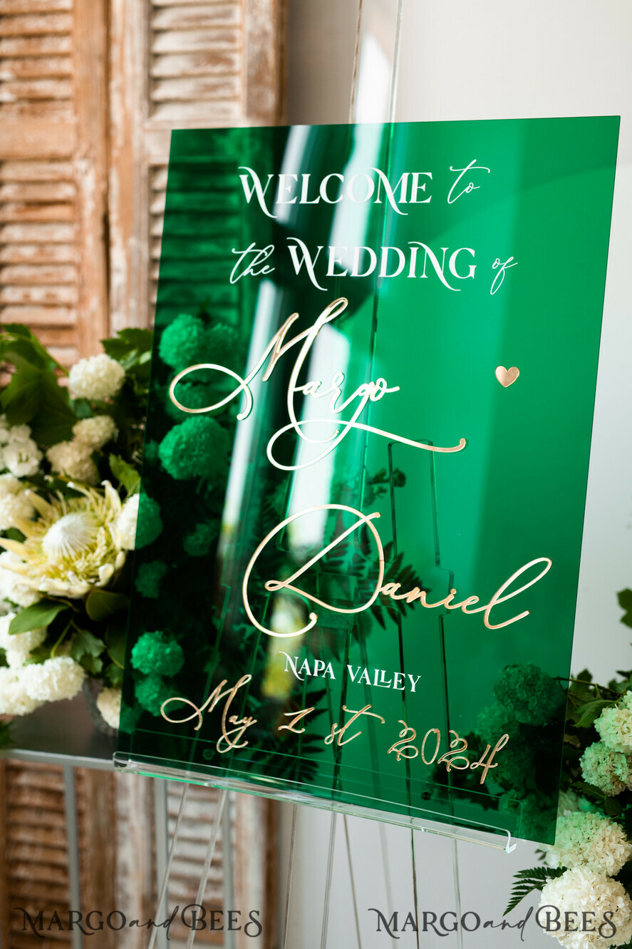 TABLE PLANS AND WEDDING WELCOME SIGNS plexi gold / velvet Luxury Green and Gold Wedding Welcome Sign, Emerald Green Acryl Wedding Decor, Personalised Wedding Sign, Wedding Board, Welcome Wedding Board 