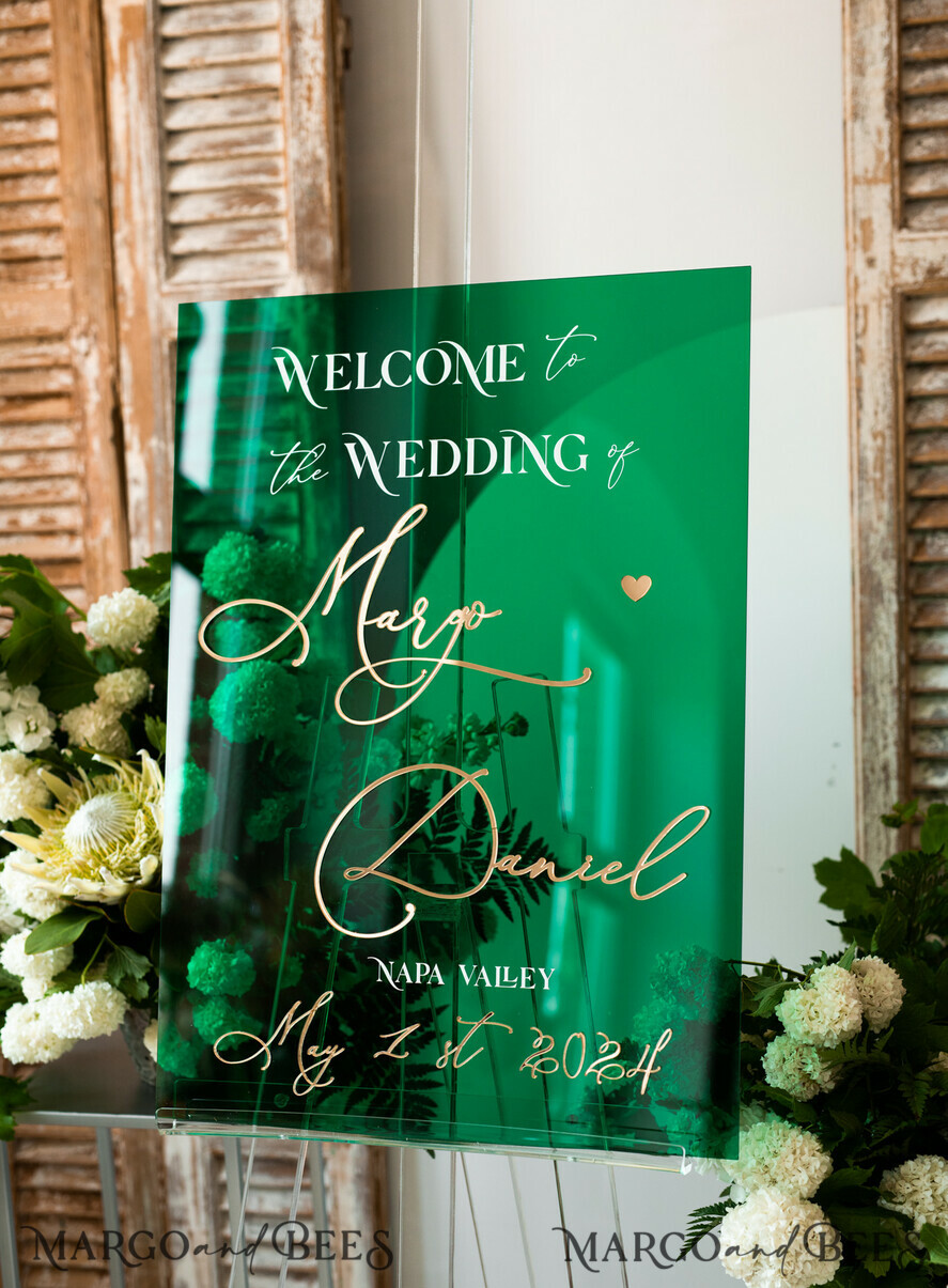 TABLE PLANS AND WEDDING WELCOME SIGNS plexi gold / velvet Luxury Green and Gold Wedding Welcome Sign, Emerald Green Acryl Wedding Decor, Personalised Wedding Sign, Wedding Board, Welcome Wedding Board 