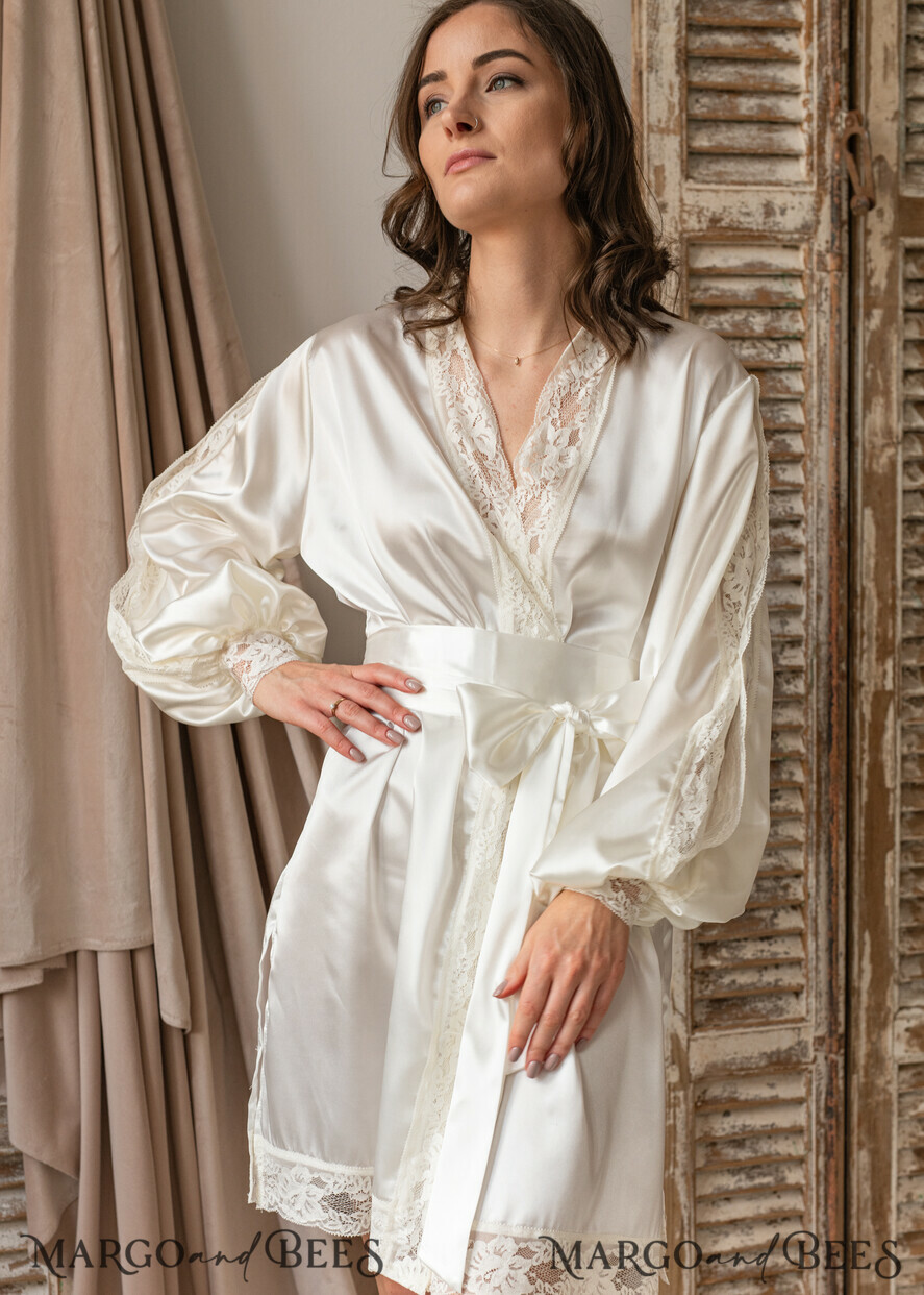 Silk Sation Robe for Bride Lace Bridal robe for wedding with wide open sleeves Silk Bridal white robe satin silk boudoir robe Dressing gown Bridalshower gift