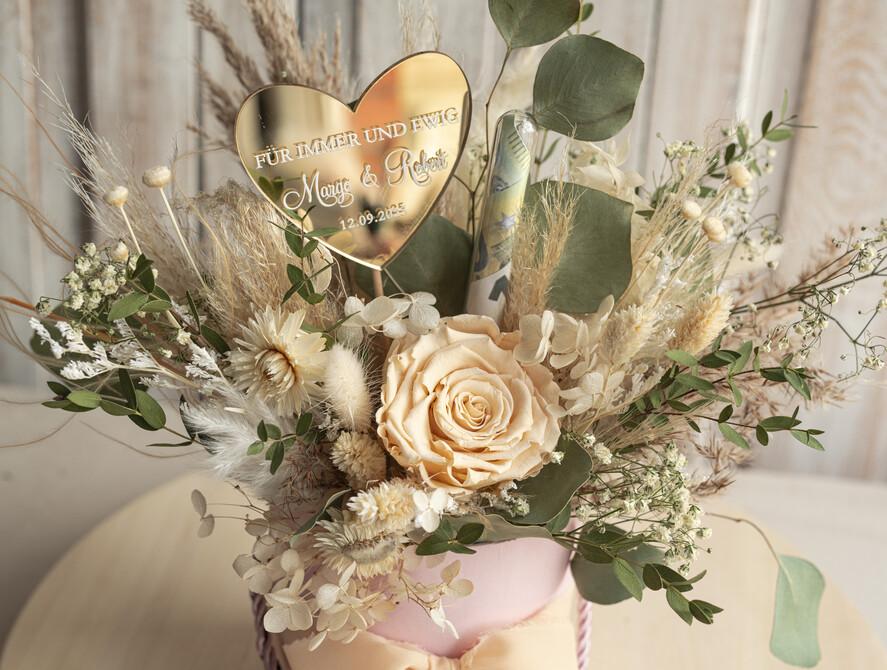 FRISCH VERHEIRATETES PAAR GESCHENKE Geldgeschenk zur Hochzeit Geschenkschachtel für Geld Geldgeschenk zur Hochzeit mit Strauß aus Trockenblumen personalisiert