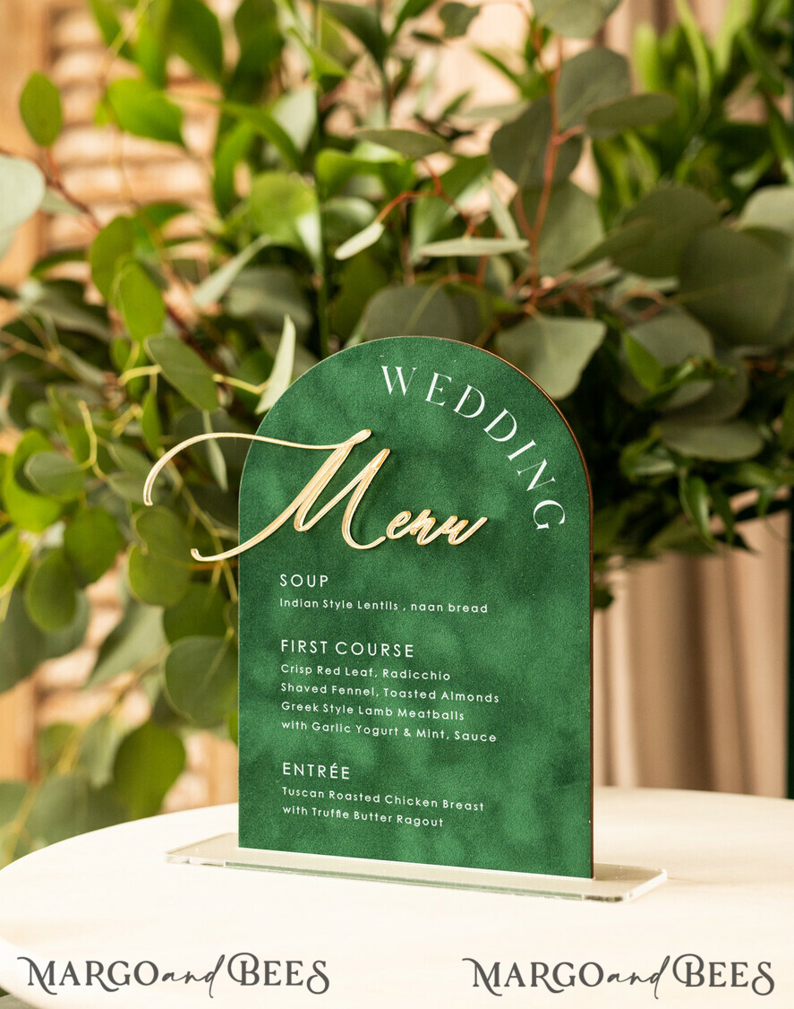 TISCHDEKORATIONSCHILDER   Samt Tischnummern und Dekoration Acryl- und Samt-Buffet-Menü, goldener Plexi-Hochzeitsmenü-Schild mit Ständer, grünes Plexi-Tisch-Dinner-Menü, luxuriöse lila Hochzeits-Tischdekoration.