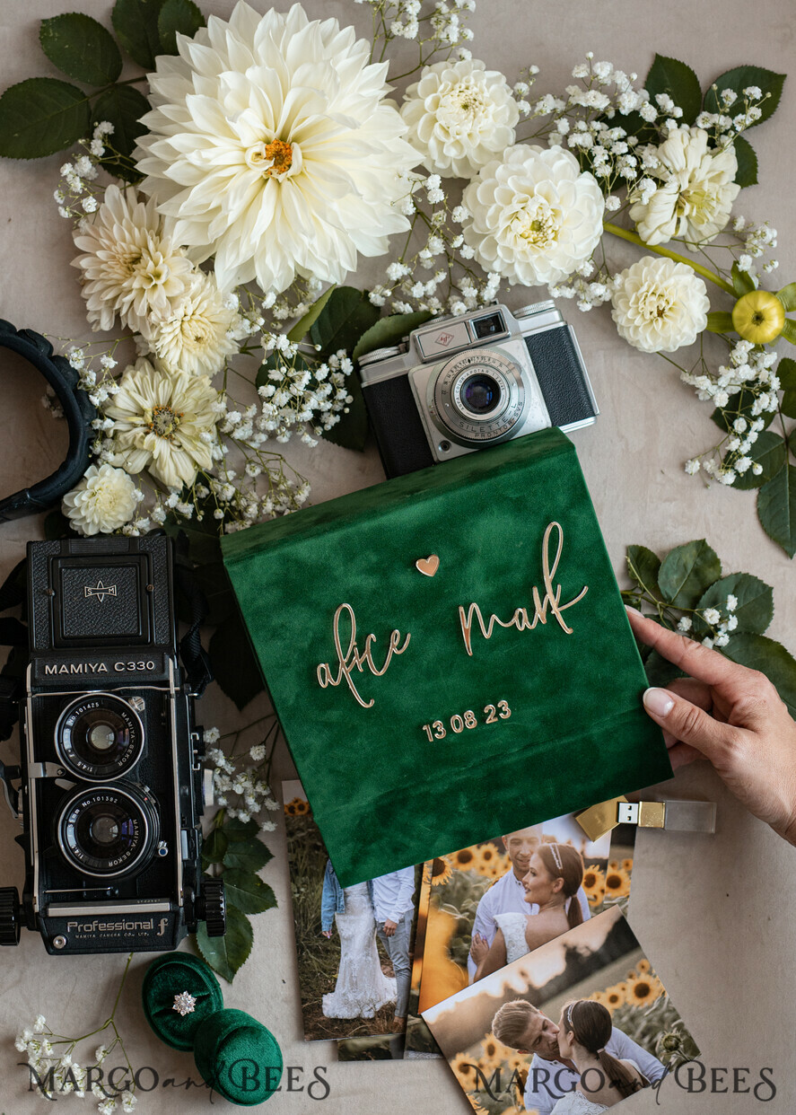 PHOTO ALBUM/ PHOTO BOX  Velvet Photo Box Photographer Box  Emerald Green Velvet Photo Box Photographer Wedding Memory Box, Greenery Custom Keepsake Box, Garden Photographer Gifts for Clients, Wedding Pictures packaging, Custom photography box