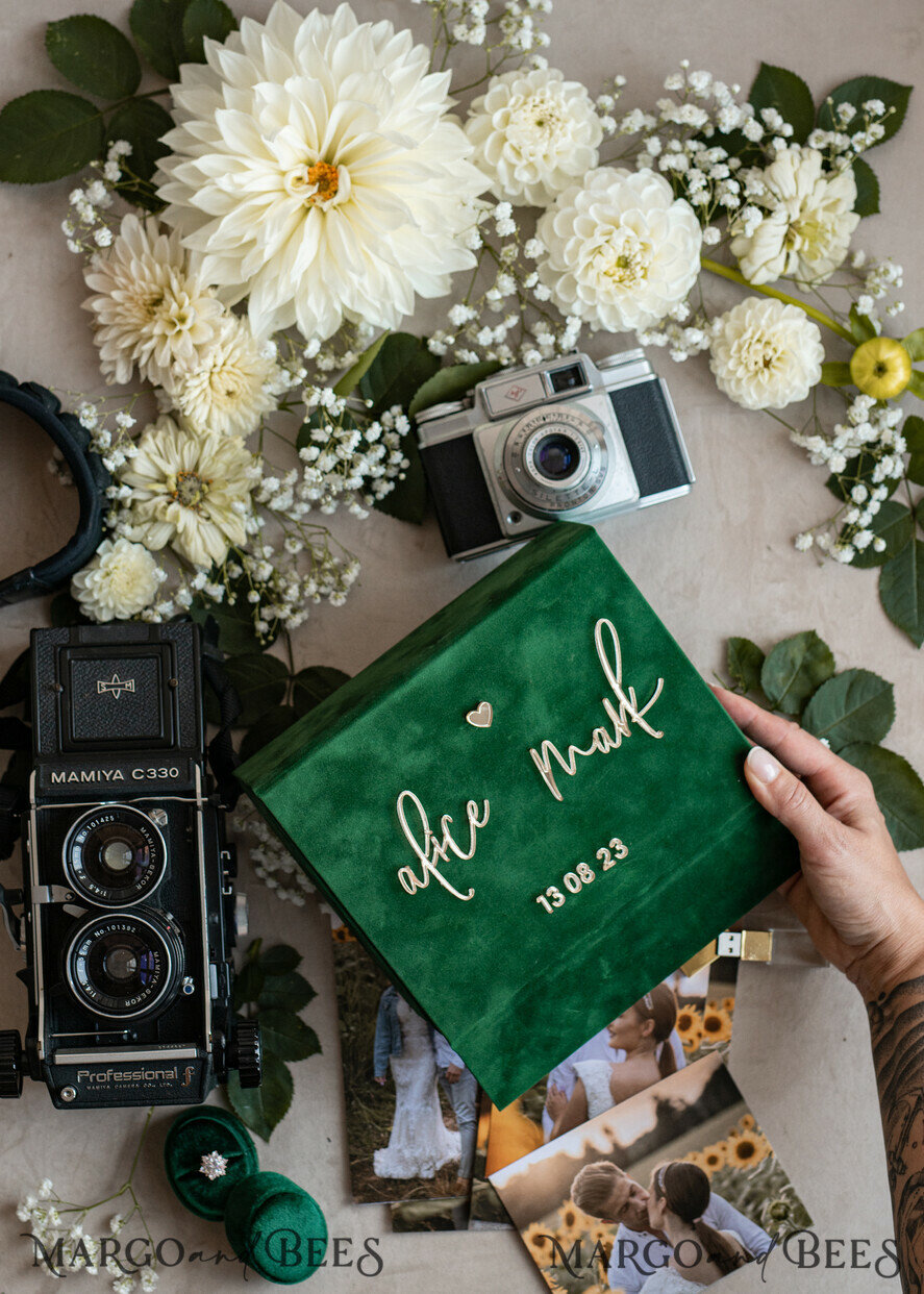 PHOTO ALBUM/ PHOTO BOX  Velvet Photo Box Photographer Box  Emerald Green Velvet Photo Box Photographer Wedding Memory Box, Greenery Custom Keepsake Box, Garden Photographer Gifts for Clients, Wedding Pictures packaging, Custom photography box