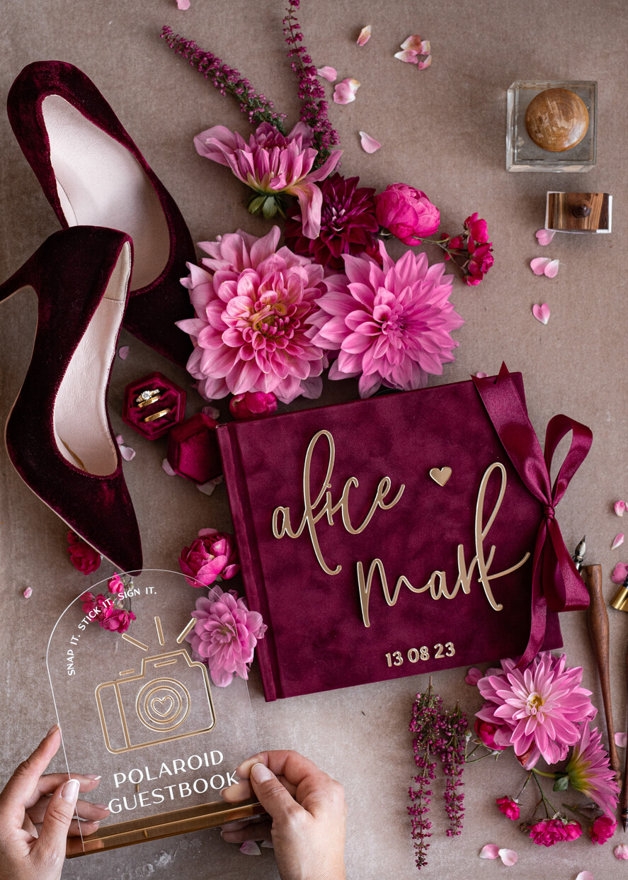 HOCHZEITS-GÄSTEBÜCHER Bundle Gustbooks & Vows Set Personalisierte Hochzeits-Maronne Gästebuch & maßgeschneiderte Hochzeitsburgunder Samt-Eheversprechen Set von zwei - Bundle Gold Gästebuch und Eheversprechen Bücher