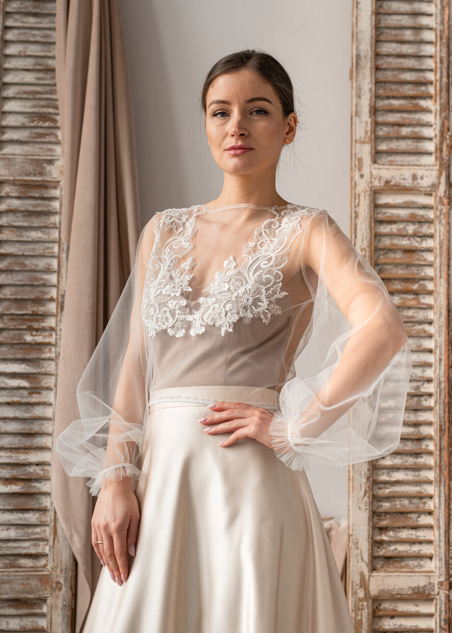 BRIDE bolero, robes, garter LACE WEDDING BOLERO Ivory Lace Wedding bolero puff sleeve, Shrug Women Wedding, Bridal Backless Coverup, Ivory Blouse for Bride, Bridal Lace Blouse, dress capalet