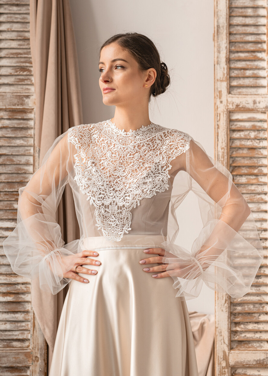 BRIDE bolero, robes, garter LACE WEDDING BOLERO Ivory Lace Wedding bolero puff sleeve, Shrug Women Wedding, Bridal Backless Coverup, Ivory Blouse for Bride, Bridal Lace Blouse, dress capalet