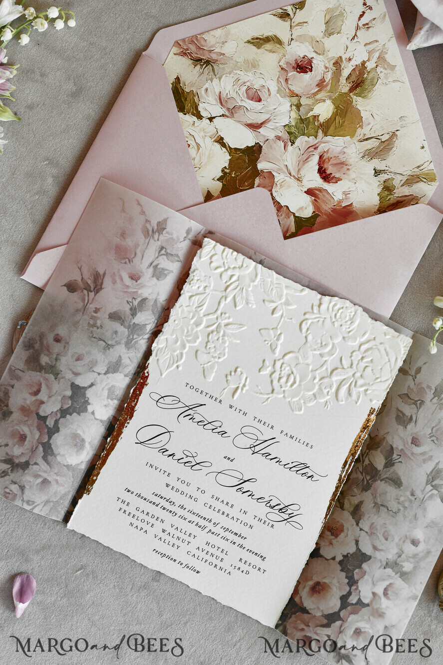 HOCHZEITS EINLADUNGEN geprägte Einladungen Rosafarbene Blumeneinladungen zur Hochzeit – Feine Kunsteinladungen mit Präge-Details, Blumeneinlagen für Umschläge