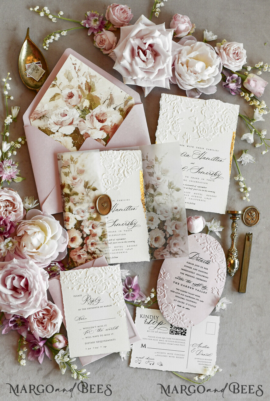 HOCHZEITS EINLADUNGEN geprägte Einladungen Rosafarbene Blumeneinladungen zur Hochzeit – Feine Kunsteinladungen mit Präge-Details, Blumeneinlagen für Umschläge