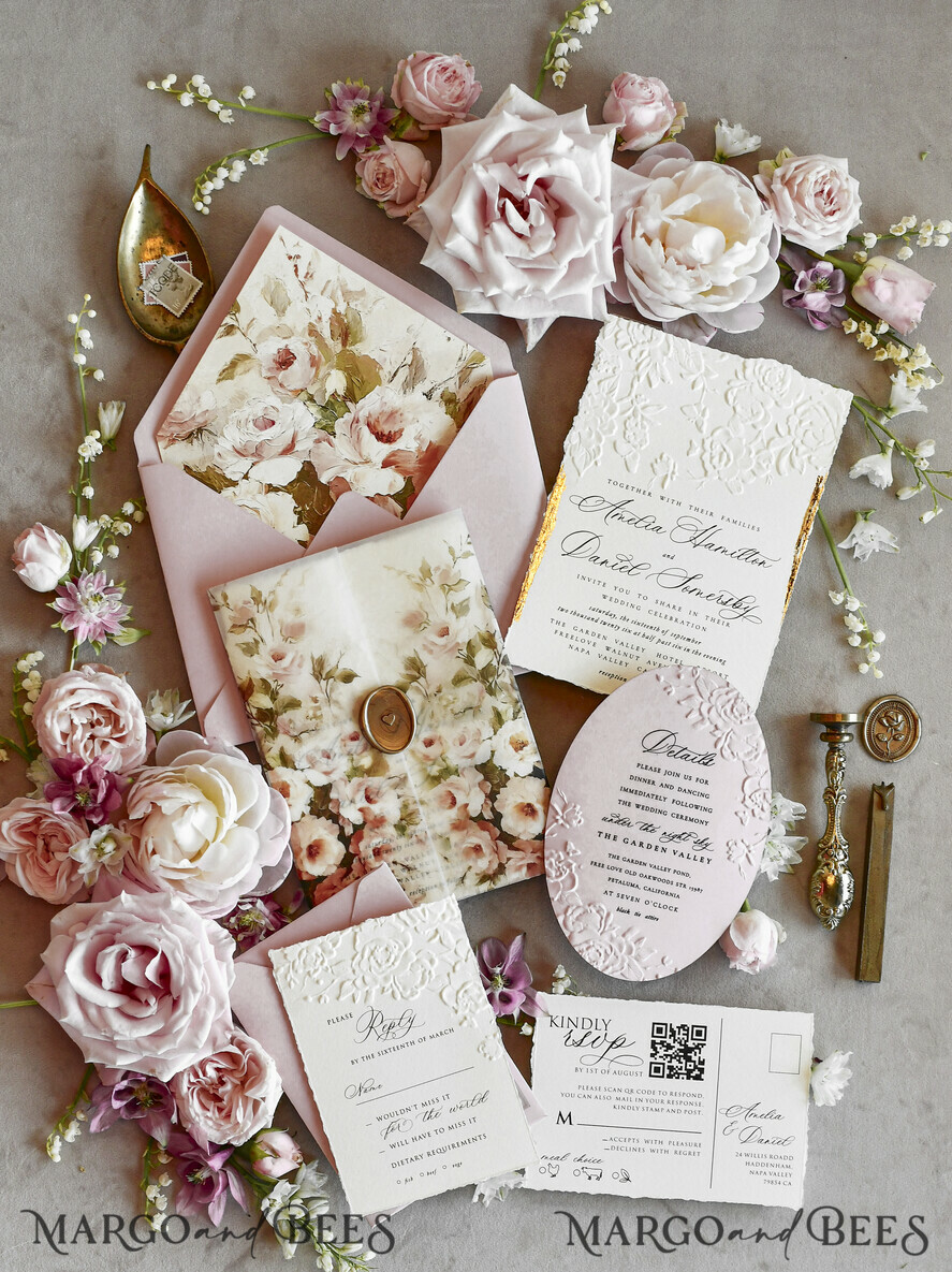 HOCHZEITS EINLADUNGEN geprägte Einladungen Rosafarbene Blumeneinladungen zur Hochzeit – Feine Kunsteinladungen mit Präge-Details, Blumeneinlagen für Umschläge