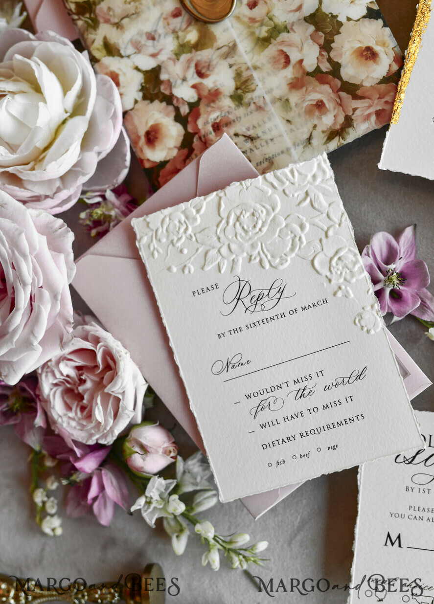 HOCHZEITS EINLADUNGEN geprägte Einladungen Rosafarbene Blumeneinladungen zur Hochzeit – Feine Kunsteinladungen mit Präge-Details, Blumeneinlagen für Umschläge