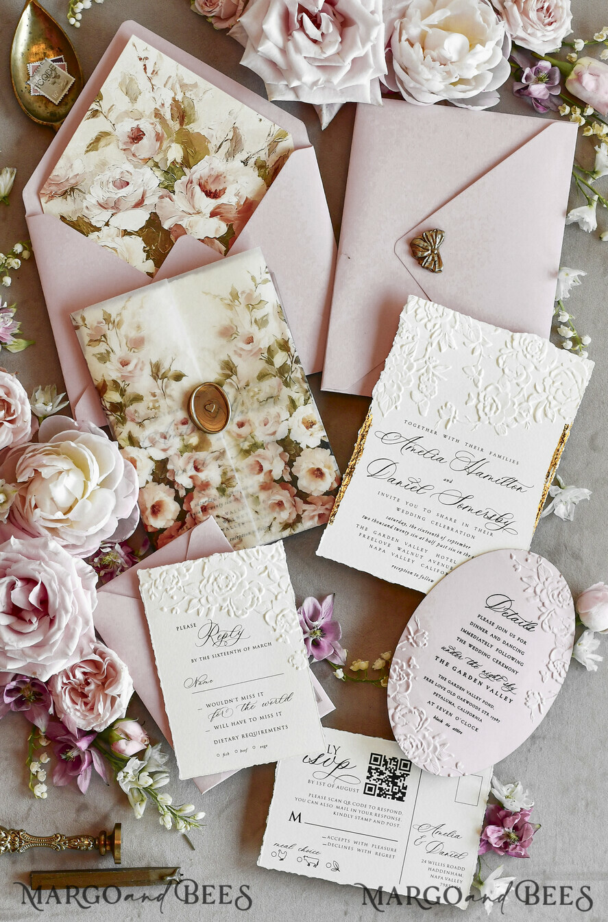 HOCHZEITS EINLADUNGEN geprägte Einladungen Rosafarbene Blumeneinladungen zur Hochzeit – Feine Kunsteinladungen mit Präge-Details, Blumeneinlagen für Umschläge