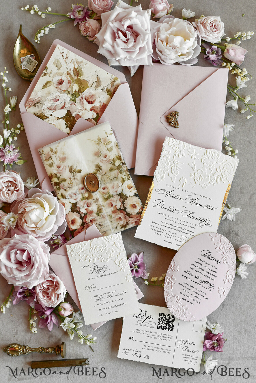 HOCHZEITS EINLADUNGEN geprägte Einladungen Rosafarbene Blumeneinladungen zur Hochzeit – Feine Kunsteinladungen mit Präge-Details, Blumeneinlagen für Umschläge