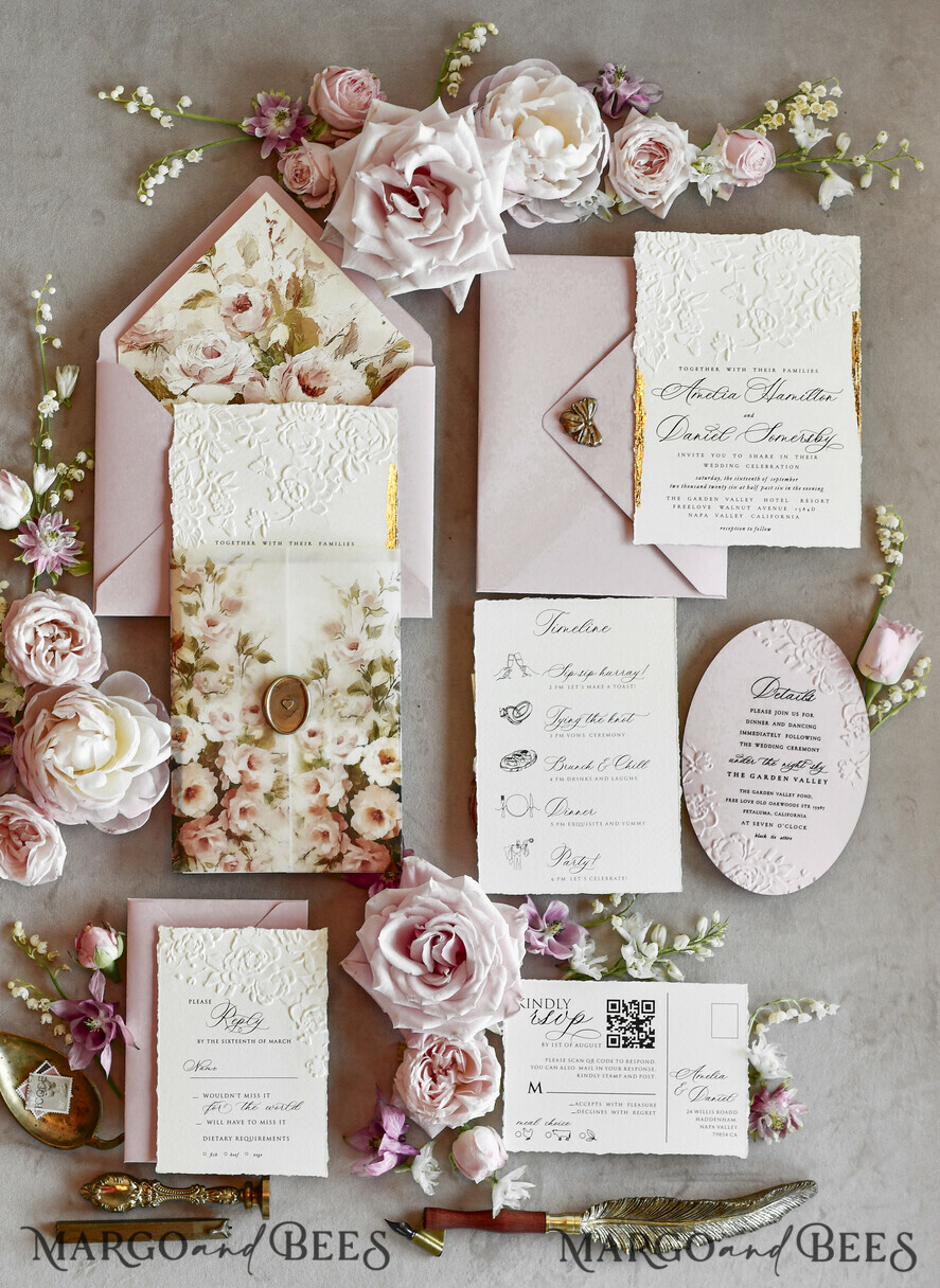 HOCHZEITS EINLADUNGEN geprägte Einladungen Rosafarbene Blumeneinladungen zur Hochzeit – Feine Kunsteinladungen mit Präge-Details, Blumeneinlagen für Umschläge
