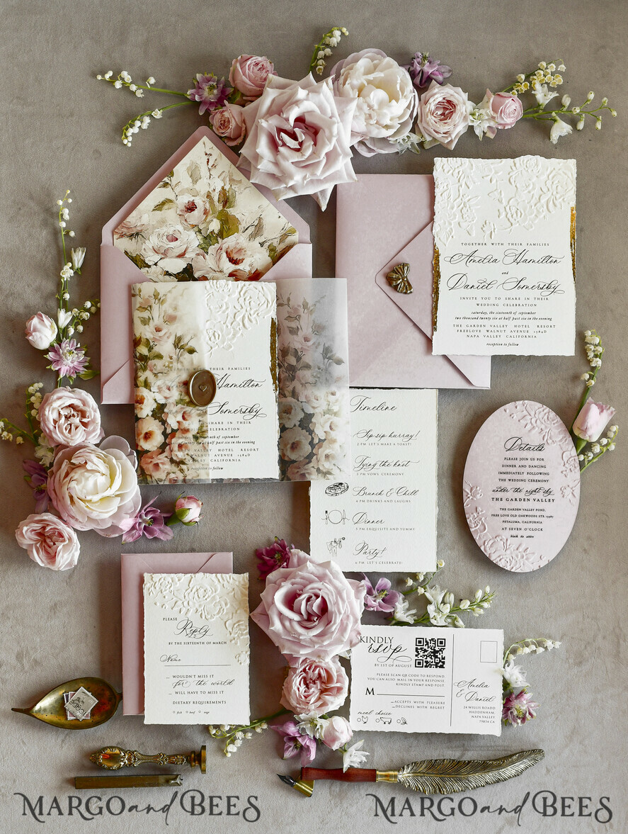 HOCHZEITS EINLADUNGEN geprägte Einladungen Rosafarbene Blumeneinladungen zur Hochzeit – Feine Kunsteinladungen mit Präge-Details, Blumeneinlagen für Umschläge
