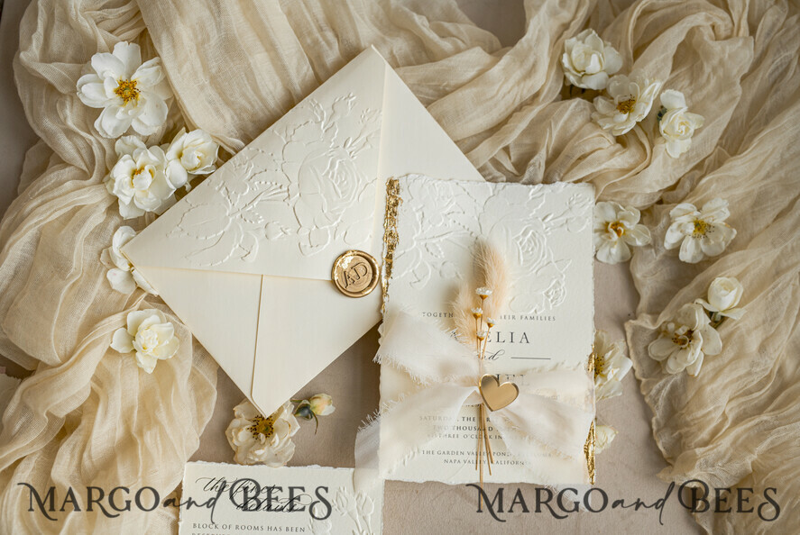HOCHZEITS EINLADUNGEN geprägte Einladungen Feine Kunst geprägte Elfenbein-Gold-Hochzeitseinladung mit zerrissenem Chiffonband, goldgeprägte Rosenblüten-Hochzeitseinladung.