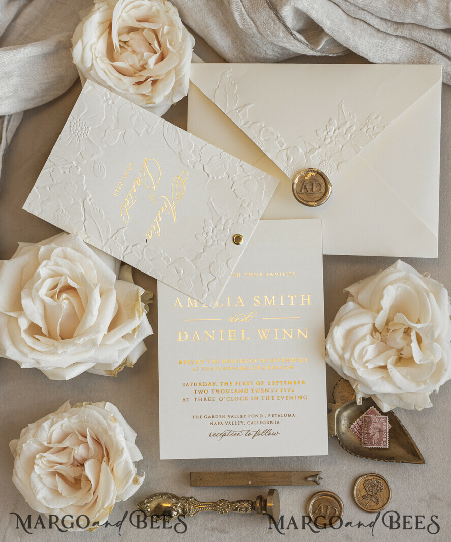 HOCHZEITS EINLADUNGEN geprägte Einladungen Fein kunstvoll geprägte, blinde Elfenbein-Gold-Hochzeitseinladung mit zerrissenem Chiffonband und Trockenblumen, goldene geprägte florale Hochzeitseinladung, Boho Ecru geprägte Einladungskollektion mit Spiegelherz