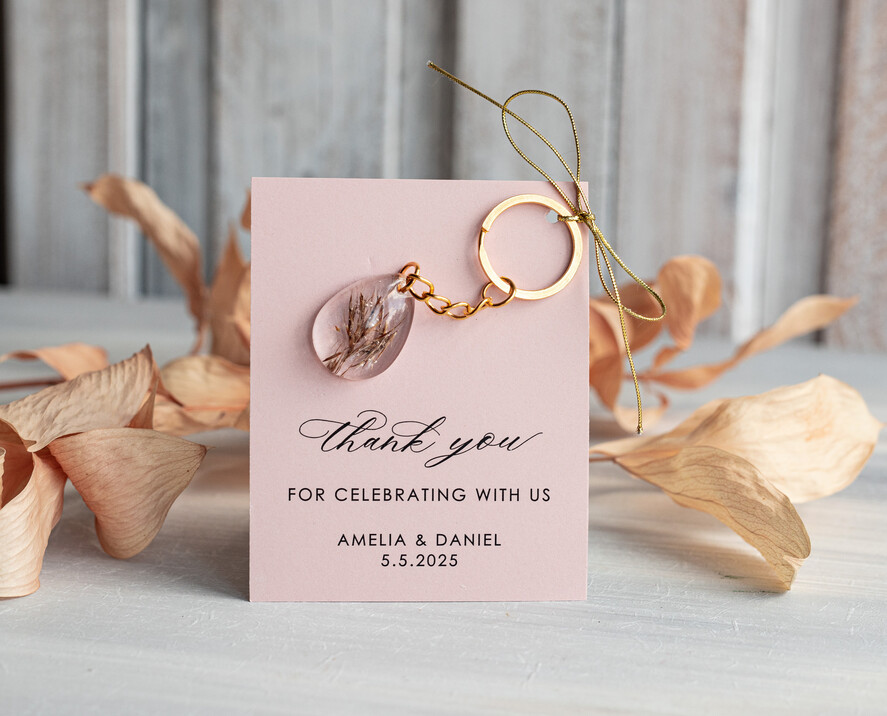 WEDDING FAVORS Resin Custom Resin Keychain Wedding Favors For Guests in bulk Custom Resin Keychain, Golden personalised Thank you gifts Teardrop Keychain with Gold-Plated Stainless Steel Hardware