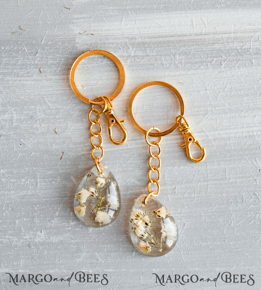 WEDDING FAVORS Resin Custom Resin Keychain Wedding Favors For Guests in bulk Custom Resin baby breath flower  Keychain, Golden personalised Thank you gifts Teardrop Keychain with Gold-Plated Stainless Steel Hardware