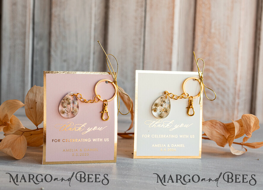 WEDDING FAVORS Resin Custom Resin Keychain Wedding Favors For Guests in bulk Custom Resin baby breath flower  Keychain, Golden personalised Thank you gifts Teardrop Keychain with Gold-Plated Stainless Steel Hardware