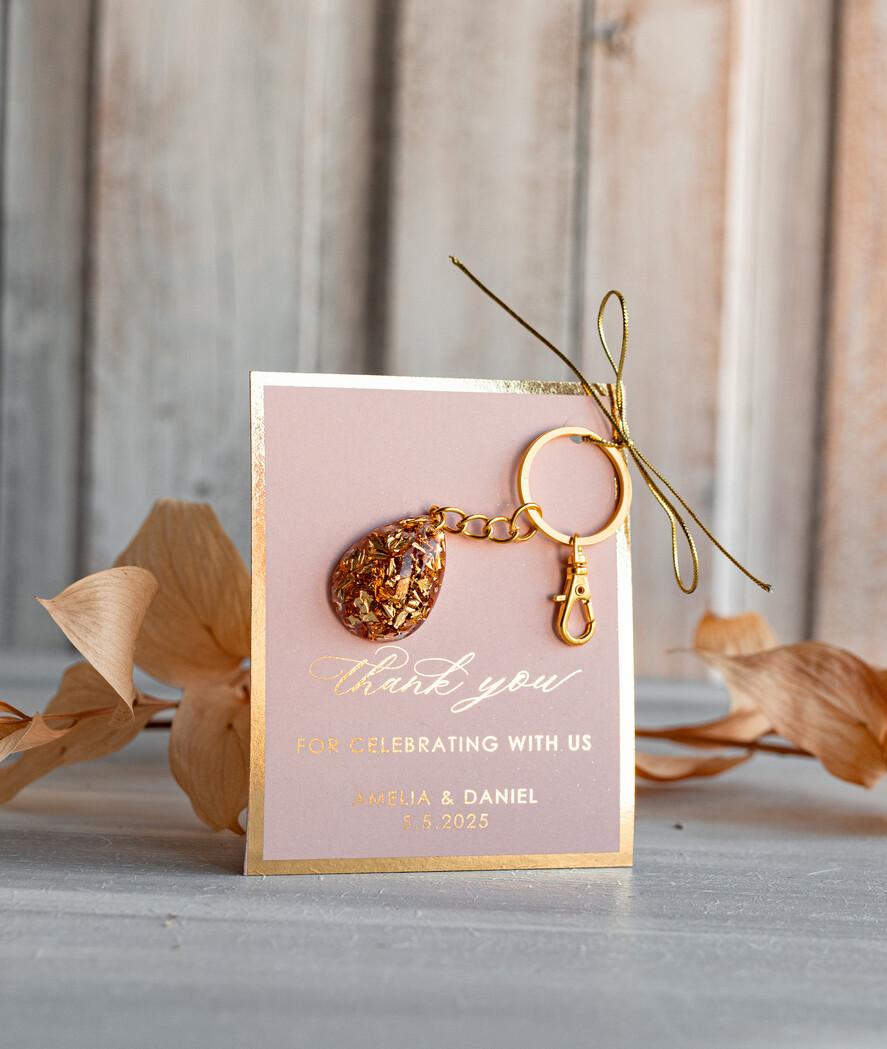 WEDDING FAVORS Resin Custom Resin Keychain Wedding Favors For Guests in bulk Custom Resin glamour golden Keychain, Golden personalised Thank you gifts Teardrop Keychain with Gold-Plated Stainless Steel Hardware