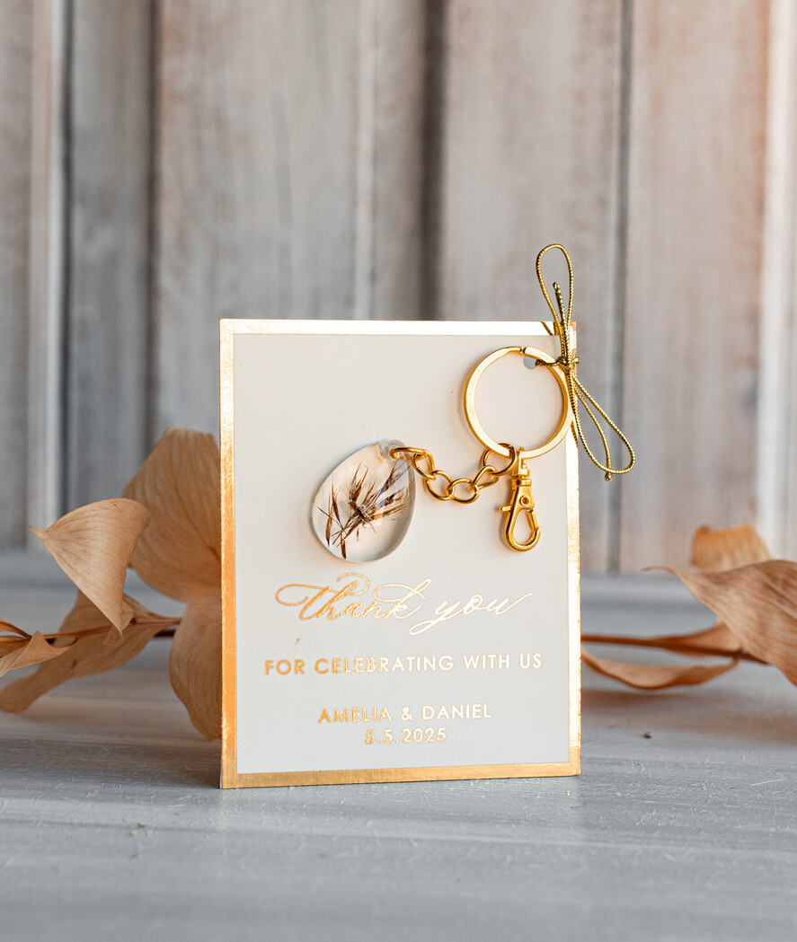 WEDDING FAVORS Resin Custom Resin Keychain Wedding Favors For Guests in bulk Custom Resin boho pampass grass Keychain, Golden personalised Thank you gifts Teardrop Keychain with Gold-Plated Stainless Steel Hardware
