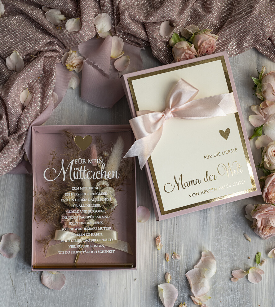 Geschenke zum Muttertag Grußkarten für Mama Statuette mit Widmung für Mama – Geschenk in eleganter Box mit Trockenblumen & HerzGeschenk zum Muttertag  Geschenkidee zum Muttertag